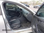 ✅ 2014 Volkswagen Passat Wolfsburg Edition • VIN: 1VWAH7A34EC015859 • Lot: 41769478. Wystawiony na IAAI z przebiegiem 166 346 mil. Bezpłatny archiwum sprzedaży aukcyjnych z USA i szczegółowy raport historii pojazdu na DreamBid. Zdjęcie 5.