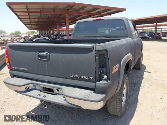 ✅ 2000 Chevrolet Silverado 1500 LS • VIN: 2GCEK19T4Y1290374 • Lot: 42988982. Wystawiony na IAAI z przebiegiem Nie podano mil. Skorzystaj z bezpłatnego archiwum sprzedaży aukcyjnych z USA i zobacz szczegółowy raport historii pojazdu na DreamBid. Zdjęcie 4.