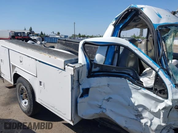 ✅ 2002 Ford F-250 • VIN: 1FDNF20L32EC76328 • Lot: 42134365. Wystawiony na IAAI z przebiegiem Nie podano. Bezpłatny archiwum sprzedaży aukcyjnych z USA i szczegółowy raport historii pojazdu na DreamBid. Zdjęcie 15.