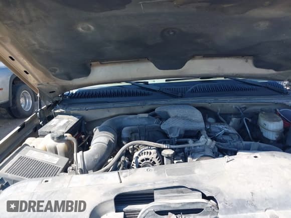 ✅ 2005 Chevrolet Silverado 2500HD LS • VIN: 1GCHK23215F924327 • Lot: 43340287. Wystawiony na IAAI z przebiegiem 320 775 mil. Bezpłatny archiwum sprzedaży aukcyjnych z USA i szczegółowy raport historii pojazdu na DreamBid. Zdjęcie 10.