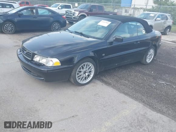 ✅ 2004 Volvo C70 • VIN: YV1NC62D64J048659 • Лот: 42457985. Опубликован ранее на IAAI с пробегом 41 685 миль. Бесплатный доступ к архиву аукционных продаж из США и подробный отчёт об истории автомобиля на DreamBid. Изображение 2.