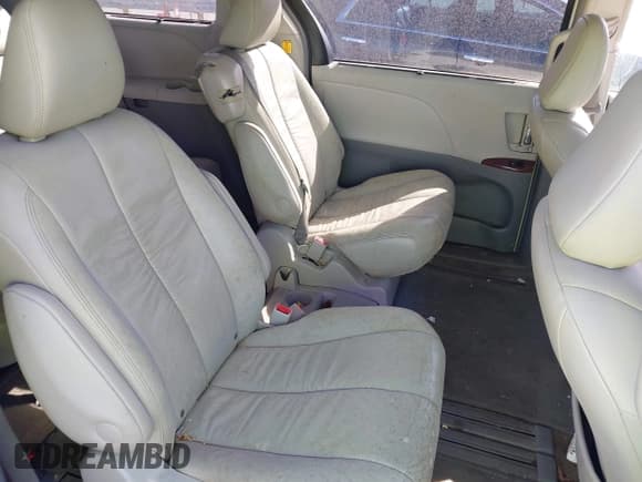 ✅ 2011 Toyota Sienna XLE • VIN: 5TDYK3DC7BS120249 • Lot: 43545371. Listed on IAAI with 175,936 mi. Free auction sales archive from the USA and detailed vehicle history report at DreamBid. Image 8.