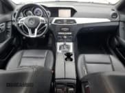 ✅ 2013 Mercedes-Benz C 300 Sport • VIN: WDDGF8AB4DR283893 • Lot: 90080255. Wystawiony na Copart z przebiegiem 155 228 mil. Bezpłatny archiwum sprzedaży aukcyjnych z USA i szczegółowy raport historii pojazdu na DreamBid. Zdjęcie 8.