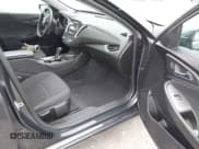 ✅ 2017 Chevrolet Malibu LT • VIN: 1G1ZE5ST5HF120410 • Lot: 43632209. Listed on IAAI with 43,173 mi. Free auction sales archive from the USA and detailed vehicle history report at DreamBid. Image 5.