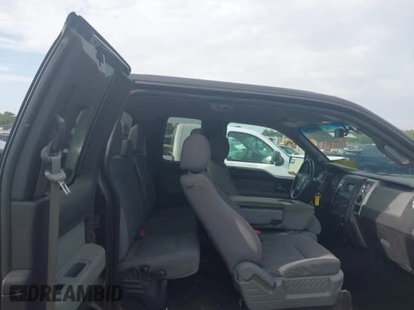 ✅ 2013 Ford F-150 XL • VIN: 1FTEX1CM1DFA35378 • Lot: 42504522. Listed on IAAI with 204,858 mi. Free auction sales archive from the USA and detailed vehicle history report at DreamBid. Image 8.