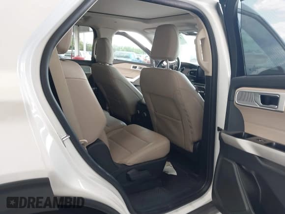 ✅ 2021 Ford Explorer Limited • VIN: 1FM5K8FW1MNA16903 • Lot: 42342866. Wystawiony na IAAI z przebiegiem 30 432 mil. Bezpłatny archiwum sprzedaży aukcyjnych z USA i szczegółowy raport historii pojazdu na DreamBid. Zdjęcie 8.