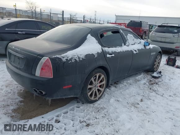 ✅ 2007 Maserati Quattroporte • VIN: ZAMFE39A770032071 • Lot: 41403233. Wystawiony na IAAI z przebiegiem 98 296 mil. Bezpłatny archiwum sprzedaży aukcyjnych z USA i szczegółowy raport historii pojazdu na DreamBid. Zdjęcie 4.