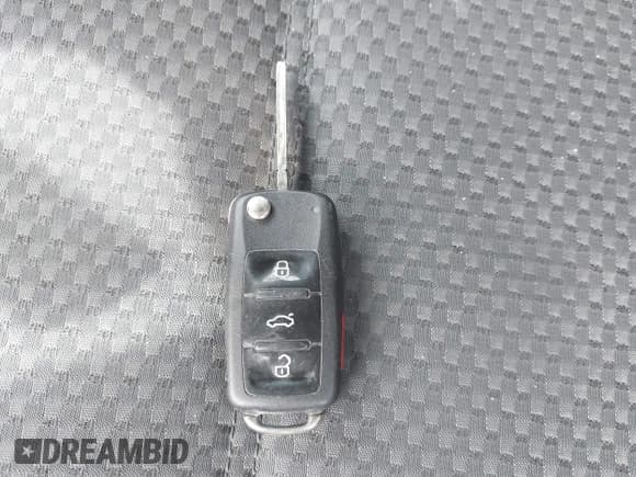 ✅ 2011 Volkswagen Jetta S • VIN: 3VW1K7AJ7BM394818 • Лот: 43193873. Опубликован ранее на IAAI с пробегом 196 317 миль. Бесплатный доступ к архиву аукционных продаж из США и подробный отчёт об истории автомобиля на DreamBid. Изображение 11.