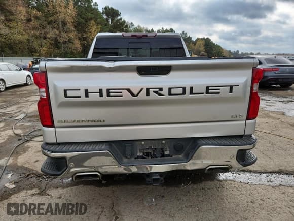 ✅ 2021 Chevrolet Silverado 1500 LTZ • VIN: 3GCUYGED4MG105110 • Lot: 85431805. Wystawiony na Copart z przebiegiem 122 583 mil. Bezpłatny archiwum sprzedaży aukcyjnych z USA i szczegółowy raport historii pojazdu na DreamBid. Zdjęcie 6.