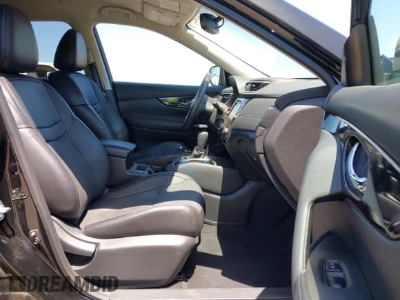 ✅ 2017 Nissan Rogue SV • VIN: 5N1AT2MT8HC884853 • Lot: 42302270. Wystawiony na IAAI z przebiegiem 89 059 mil. Bezpłatny archiwum sprzedaży aukcyjnych z USA i szczegółowy raport historii pojazdu na DreamBid. Zdjęcie 5.