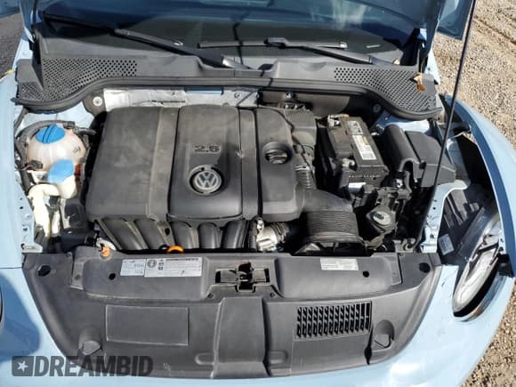 ✅ 2013 Volkswagen Beetle 2.5L • VIN: 3VW5X7AT9DM802047 • Lot: 92663085. Wystawiony na Copart z przebiegiem 101 697 mil. Bezpłatny archiwum sprzedaży aukcyjnych z USA i szczegółowy raport historii pojazdu na DreamBid. Zdjęcie 11.