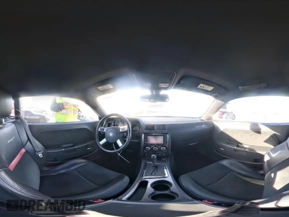 ✅ 2010 Dodge Challenger SRT-8 • VIN: 2B3CJ7DWXAH261782 • Lot: 43560155. Wystawiony na IAAI z przebiegiem 111 290 mil. Bezpłatny archiwum sprzedaży aukcyjnych z USA i szczegółowy raport historii pojazdu na DreamBid. Zdjęcie 19.