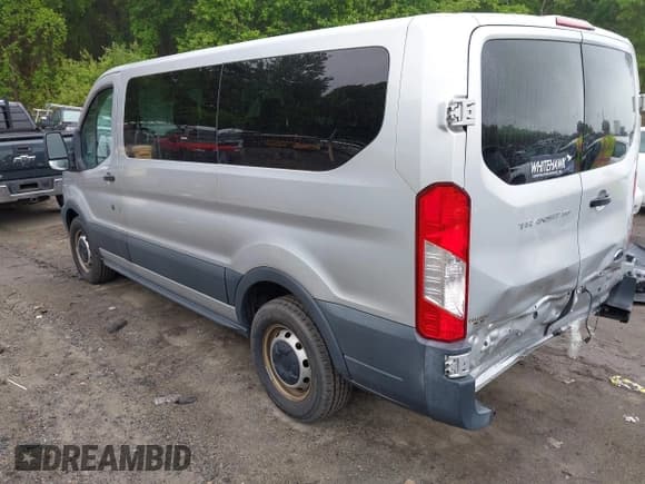✅ 2015 Ford Transit XL • VIN: 1FMZK1YM6FKA19837 • Lot: 42367993. Wystawiony na IAAI z przebiegiem 138 900 mil. Bezpłatny archiwum sprzedaży aukcyjnych z USA i szczegółowy raport historii pojazdu na DreamBid. Zdjęcie 3.
