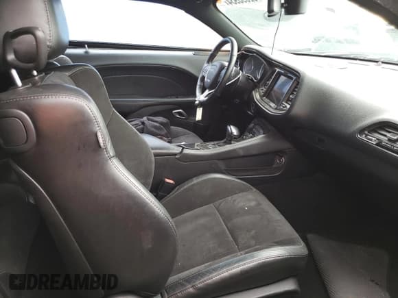 ✅ 2019 Dodge Challenger R/T Scat Pack • VIN: 2C3CDZFJ4KH625591 • Lot: 52093934. Wystawiony na Copart z przebiegiem Nie podano. Bezpłatny archiwum sprzedaży aukcyjnych z USA i szczegółowy raport historii pojazdu na DreamBid. Zdjęcie 7.