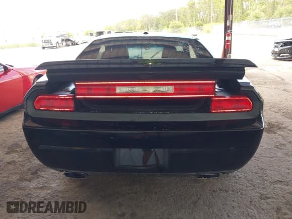 ✅ 2014 Dodge Challenger Rallye Redline • VIN: 2C3CDYAG3EH310906 • Lot: 42838535. Wystawiony na IAAI z przebiegiem Nie podano. Bezpłatny archiwum sprzedaży aukcyjnych z USA i szczegółowy raport historii pojazdu na DreamBid. Zdjęcie 17.