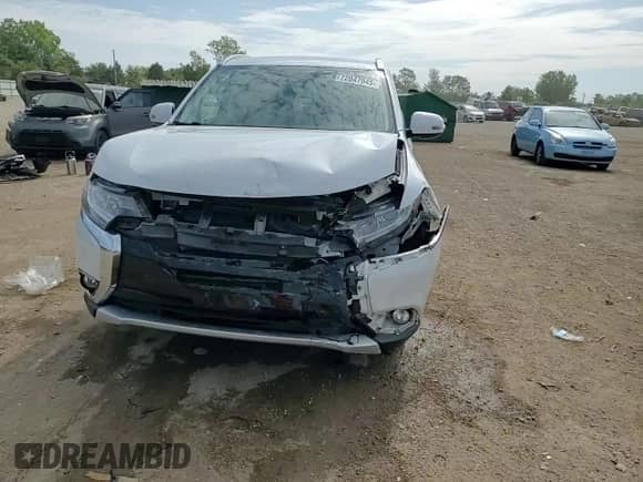 2018 Mitsubishi Outlander ES z VIN JA4AZ3A36JZ050591, wystawiony jako Copart lot #72047945 z przebiegiem 85 199 mil mil oraz Szkoda całkowita • Salvage title. Historia ofert i sprzedaży dostępna na DreamBid. Obrazek 14.