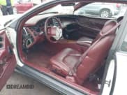✅ 1997 Buick Riviera • VIN: 1G4GD2211V4702182 • Lot: 42146708. Wystawiony na IAAI z przebiegiem Nie podano. Bezpłatny archiwum sprzedaży aukcyjnych z USA i szczegółowy raport historii pojazdu na DreamBid. Zdjęcie 5.