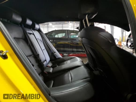 ✅ 2018 Kia Stinger GT • VIN: KNAE35LC4J6020649 • Lot: 71259245. Wystawiony na Copart z przebiegiem 56 057 mil. Bezpłatny archiwum sprzedaży aukcyjnych z USA i szczegółowy raport historii pojazdu na DreamBid. Zdjęcie 10.