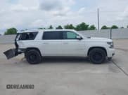 ✅ 2016 Chevrolet Suburban LTZ • VIN: 1GNSCJKC0GR431156 • Lot: 42845087. Wystawiony na IAAI z przebiegiem 162 748 mil. Bezpłatny archiwum sprzedaży aukcyjnych z USA i szczegółowy raport historii pojazdu na DreamBid. Zdjęcie 13.