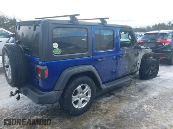 ✅ 2019 Jeep Wrangler Unlimited Sport • VIN: 1C4HJXDGXKW652687 • Lot: 41473228. Wystawiony na IAAI z przebiegiem Nie podano. Bezpłatny archiwum sprzedaży aukcyjnych z USA i szczegółowy raport historii pojazdu na DreamBid. Zdjęcie 4.
