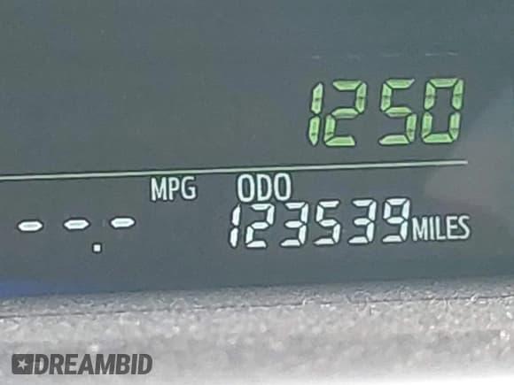 ✅ 2014 Toyota Prius Two • VIN: JTDZN3EU8E3341058 • Лот: 43725999. Опубликован ранее на IAAI с пробегом 123 539 миль. Бесплатный доступ к архиву аукционных продаж из США и подробный отчёт об истории автомобиля на DreamBid. Изображение 16.