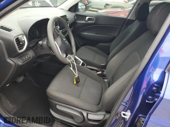 ✅ 2021 Hyundai Venue SE • VIN: KMHRB8A35MU118855 • Lot: 82691654. Listed on Copart with 8,130 mi. Free auction sales archive from the USA and detailed vehicle history report at DreamBid. Image 7.