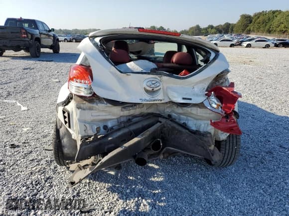 ✅ 2016 Hyundai Veloster Turbo R-Spec • VIN: KMHTC6AE9GU293753 • Lot: 72411954. Wystawiony na Copart z przebiegiem 79 039 mil. Bezpłatny archiwum sprzedaży aukcyjnych z USA i szczegółowy raport historii pojazdu na DreamBid. Zdjęcie 6.