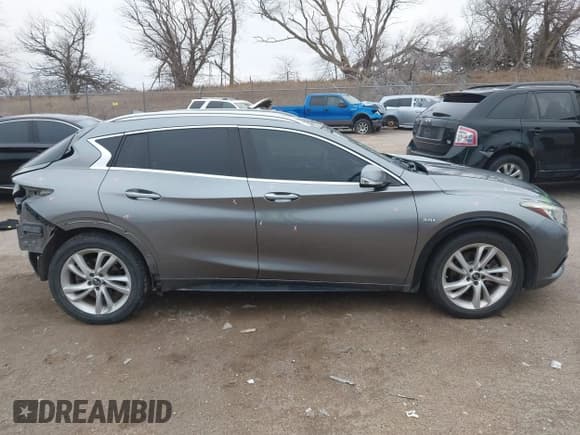 ✅ 2017 Infiniti QX30 Premium • VIN: SJKCH5CP3HA027322 • Lot: 41212757. Listed on IAAI with 88,393 mi. Free auction sales archive from the USA and detailed vehicle history report at DreamBid. Image 14.