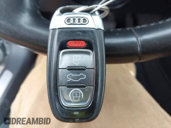 ✅ 2013 Audi A8 3.0L • VIN: WAURGAFD0DN005546 • Lot: 43806422. Wystawiony na IAAI z przebiegiem 140 730 mil. Bezpłatny archiwum sprzedaży aukcyjnych z USA i szczegółowy raport historii pojazdu na DreamBid. Zdjęcie 11.