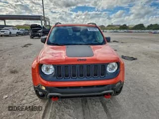 ✅ 2016 Jeep Renegade Trailhawk • VIN: ZACCJBCT8GPD48841 • Lot: 94725775. Wystawiony na Copart z przebiegiem 81 080 mil. Bezpłatny archiwum sprzedaży aukcyjnych z USA i szczegółowy raport historii pojazdu na DreamBid. Zdjęcie 5.