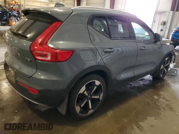 ✅ 2021 Volvo XC40 Momentum • VIN: YV4162UK4M2430275 • Lot: 86689375. Wystawiony na Copart z przebiegiem 80 331 mil. Bezpłatny archiwum sprzedaży aukcyjnych z USA i szczegółowy raport historii pojazdu na DreamBid. Zdjęcie 3.