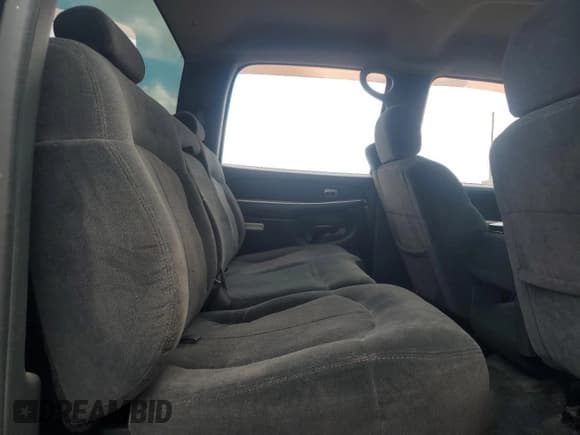 ✅ 2001 Chevrolet Silverado 2500HD LS • VIN: 1GCHK23U81F104273 • Lot: 55800415. Wystawiony na Copart z przebiegiem 215 292 mil. Bezpłatny archiwum sprzedaży aukcyjnych z USA i szczegółowy raport historii pojazdu na DreamBid. Zdjęcie 10.