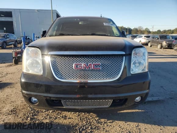 ✅ 2013 GMC Yukon XL Denali • VIN: 1GKS2MEF0DR236399 • Lot: 85902805. Listed on Copart with 134,000 mi. Free auction sales archive from the USA and detailed vehicle history report at DreamBid. Image 5.
