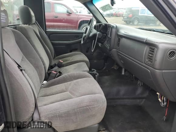 2006 Chevrolet Silverado 1500 Work Truck z VIN 3GCEC14X36G185384, wystawiony jako Copart lot #57725095 z przebiegiem 245 172 mil mil oraz Szkoda całkowita • Salvage title. Historia ofert i sprzedaży dostępna na DreamBid. Obrazek 10.