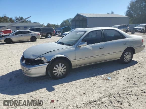 ✅ 2000 Toyota Camry LE • VIN: 4T1BG22KXYU696963 • Lot: 92306755. Wystawiony na Copart z przebiegiem Nie podano. Bezpłatny archiwum sprzedaży aukcyjnych z USA i szczegółowy raport historii pojazdu na DreamBid. Zdjęcie 1.