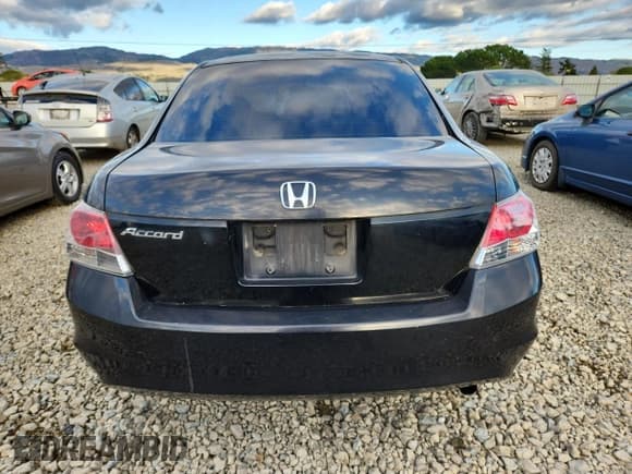 ✅ 2008 Honda Accord EX • VIN: JHMCP26708C023537 • Lot: 93147115. Wystawiony na Copart z przebiegiem 178 746 mil. Bezpłatny archiwum sprzedaży aukcyjnych z USA i szczegółowy raport historii pojazdu na DreamBid. Zdjęcie 6.