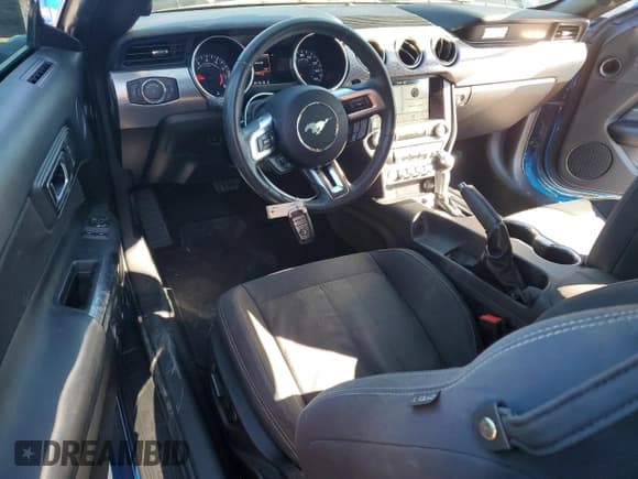 ✅ 2019 Ford Mustang EcoBoost • VIN: 1FA6P8TH8K5141951 • Лот: 84290775. Опубликован ранее на Copart с пробегом 60 074 миль. Бесплатный доступ к архиву аукционных продаж из США и подробный отчёт об истории автомобиля на DreamBid. Изображение 8.