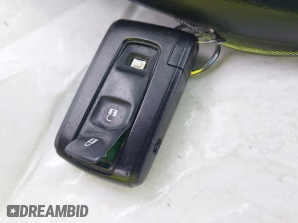 ✅ 2006 Toyota Prius • VIN: JTDKB20UX63191094 • Lot: 41209921. Listed on IAAI with Not provided. Free auction sales archive from the USA and detailed vehicle history report at DreamBid. Image 11.