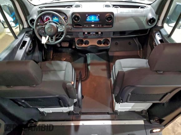 ✅ 2024 Mercedes-Benz Sprinter Passenger • VIN: W1Z4KFHY0RP716952 • Лот: 94914695. Опубликован ранее на Copart с пробегом 35 316 миль. Бесплатный доступ к архиву аукционных продаж из США и подробный отчёт об истории автомобиля на DreamBid. Изображение 8.