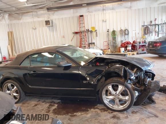 ✅ 2007 Ford Mustang GT Deluxe • VIN: 1ZVHT85HX75358269 • Lot: 43349509. Listed on IAAI with 93,128 mi. Free auction sales archive from the USA and detailed vehicle history report at DreamBid. Image 13.
