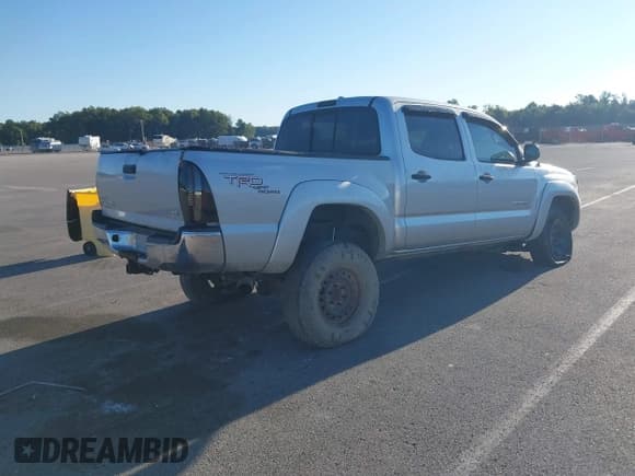 ✅ 2011 Toyota Tacoma • VIN: 5TFLU4ENXBX009649 • Лот: 43065873. Опубликован ранее на IAAI с пробегом 149 761 миль. Бесплатный доступ к архиву аукционных продаж из США и подробный отчёт об истории автомобиля на DreamBid. Изображение 4.
