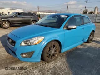 ✅ 2013 Volvo C30 T5 • VIN: YV1672MK8D2308499 • Lot: 81385894. Wystawiony na Copart z przebiegiem 146 862 mil. Bezpłatny archiwum sprzedaży aukcyjnych z USA i szczegółowy raport historii pojazdu na DreamBid. Zdjęcie 1.