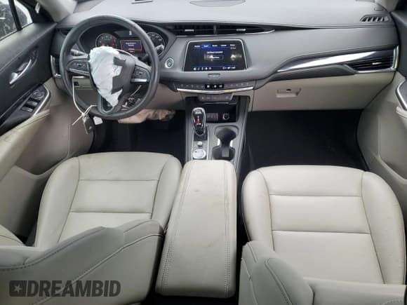 ✅ 2023 Cadillac XT4 FWD Luxury • VIN: 1GYAZAR45PF107584 • Lot: 70007255. Wystawiony na Copart z przebiegiem 47 884 mil. Bezpłatny archiwum sprzedaży aukcyjnych z USA i szczegółowy raport historii pojazdu na DreamBid. Zdjęcie 8.