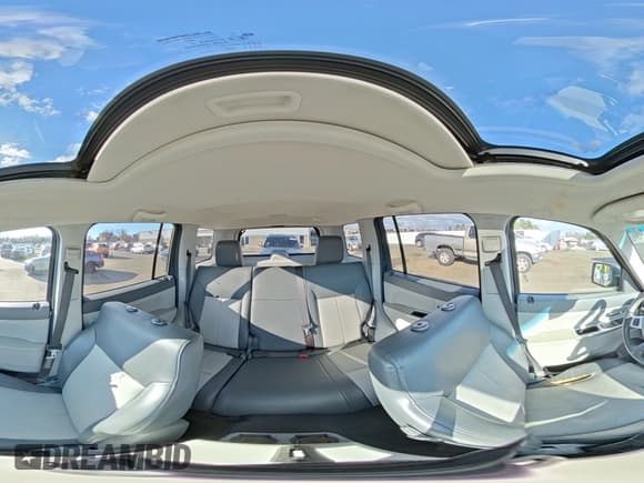 ✅ 2008 Jeep Liberty Limited • VIN: 1J8GN58K98W274107 • Lot: 92821055. Listed on Copart with 143,156 mi. Free auction sales archive from the USA and detailed vehicle history report at DreamBid. Image 15.