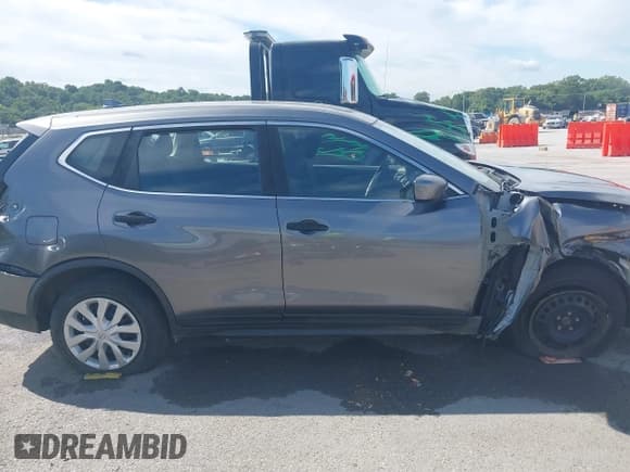 ✅ 2020 Nissan Rogue SV • VIN: JN8AT2MV8LW143362 • Lot: 43044575. Wystawiony na IAAI z przebiegiem 59 339 mil. Bezpłatny archiwum sprzedaży aukcyjnych z USA i szczegółowy raport historii pojazdu na DreamBid. Zdjęcie 14.