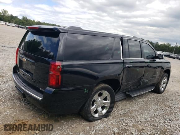✅ 2017 Chevrolet Suburban Premier • VIN: 1GNSKJKCXHR293937 • Lot: 73501094. Wystawiony na Copart z przebiegiem 76 240 mil. Bezpłatny archiwum sprzedaży aukcyjnych z USA i szczegółowy raport historii pojazdu na DreamBid. Zdjęcie 3.