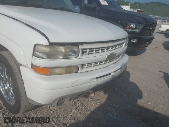 ✅ 2005 Chevrolet Suburban LT • VIN: 3GNFK16ZX5G216948 • Лот: 42670666. Опубликован ранее на IAAI с пробегом 326 932 миль. Бесплатный доступ к архиву аукционных продаж из США и подробный отчёт об истории автомобиля на DreamBid. Изображение 6.