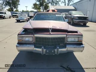 ✅ 1992 Cadillac Brougham • VIN: 1G6DW5475NR702129 • Лот: 82149895. Опубликован ранее на Copart с пробегом 219 029 миль. Бесплатный доступ к архиву аукционных продаж из США и подробный отчёт об истории автомобиля на DreamBid. Изображение 5.