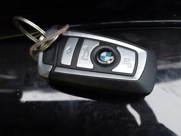 ✅ 2011 BMW 7 Series 750Li • VIN: WBAKB8C51BCY66264 • Lot: 43589331. Wystawiony na IAAI z przebiegiem 94 620 mil. Bezpłatny archiwum sprzedaży aukcyjnych z USA i szczegółowy raport historii pojazdu na DreamBid. Zdjęcie 11.