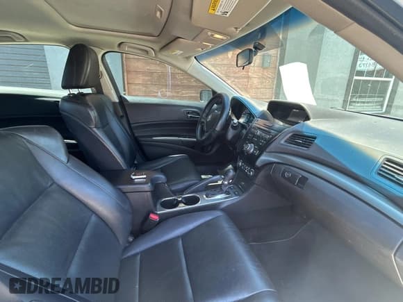 ✅ 2015 Acura ILX • VIN: 19VDE1F37FE000998 • Лот: 50252295. Опубликован ранее на Copart с пробегом 140 069 миль. Бесплатный доступ к архиву аукционных продаж из США и подробный отчёт об истории автомобиля на DreamBid. Изображение 5.